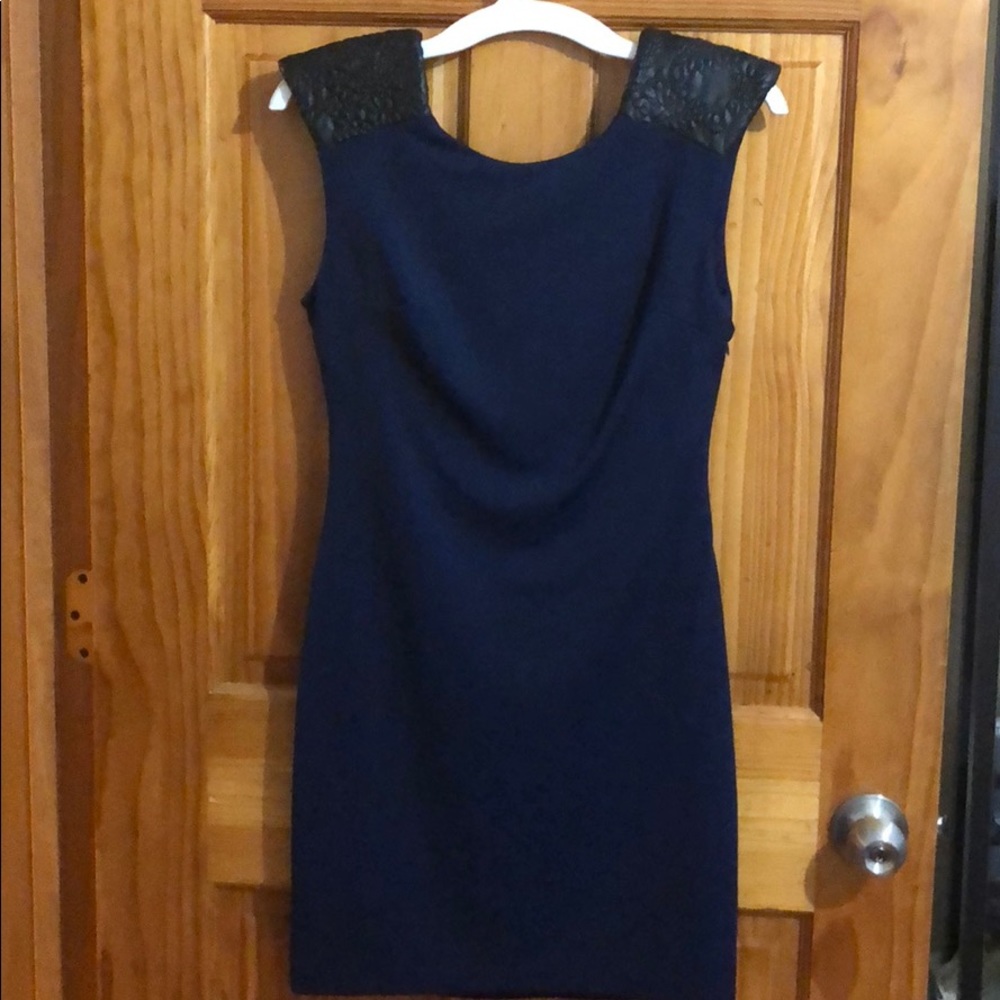 ⭐️3 for $20⭐️ Plus shipping Guess dress